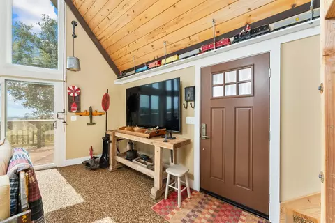 Entry Way - 12865 Mierkey Rd, Pine Grove, CA 95665 photo 2 of 4