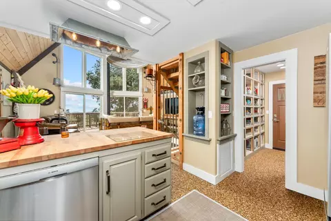 Kitchen - 12865 Mierkey Rd, Pine Grove, CA 95665 photo 2 of 7