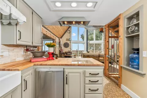 Kitchen - 12865 Mierkey Rd, Pine Grove, CA 95665 photo 4 of 7