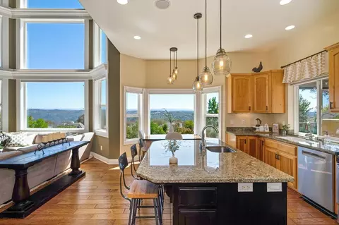 Kitchen - 585 Riverview Dr, Auburn, CA 95603 photo 5 of 8