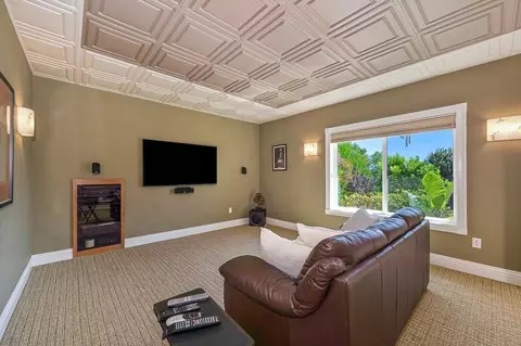 Living - 585 Riverview Dr, Auburn, CA 95603 photo 6 of 7