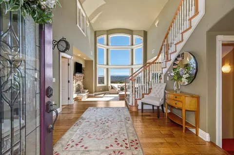 Entry Way - 585 Riverview Dr, Auburn, CA 95603 photo 1 of 7