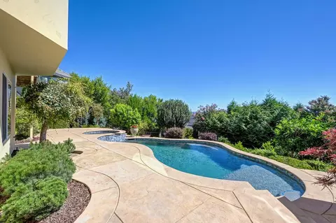 Exterior - 585 Riverview Dr, Auburn, CA 95603 photo 16 of 23