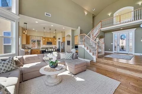 Living - 585 Riverview Dr, Auburn, CA 95603 photo 2 of 7