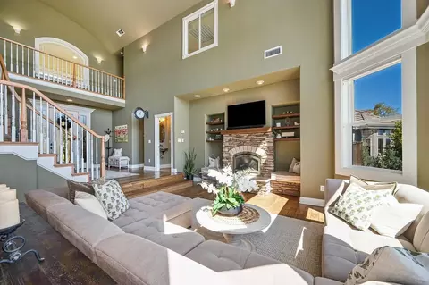 Living - 585 Riverview Dr, Auburn, CA 95603 photo 3 of 7