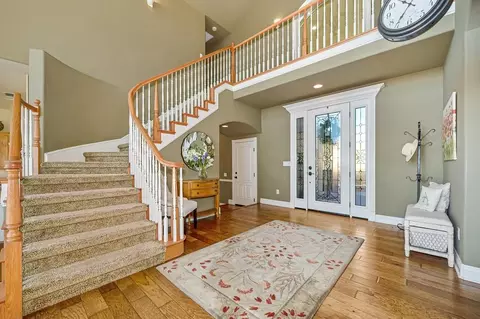 Entry Way - 585 Riverview Dr, Auburn, CA 95603 photo 3 of 7