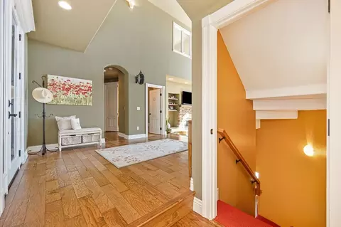 Entry Way - 585 Riverview Dr, Auburn, CA 95603 photo 5 of 7