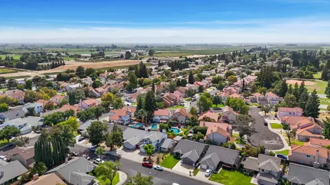 View/Area - 913 Jayhawk Way, Modesto, CA 95358 photo 3 of 13