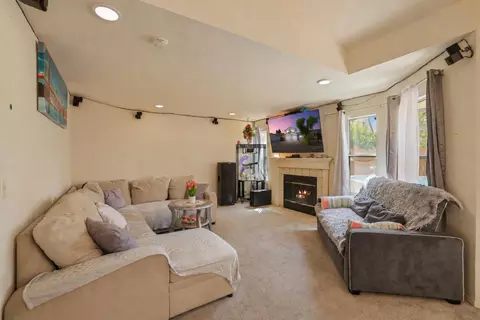 Living - 913 Jayhawk Way, Modesto, CA 95358 photo 1 of 2