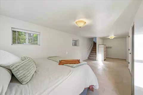 Bedroom - 261 Glenbrook Dr, Grass Valley, CA 95945 photo 3 of 4