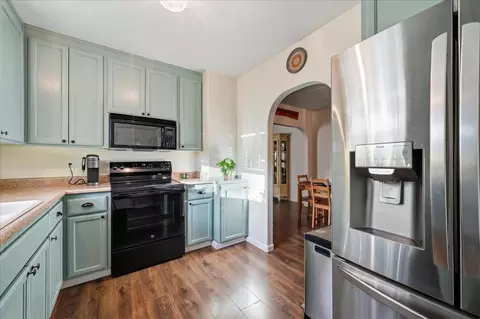 Kitchen - 261 Glenbrook Dr, Grass Valley, CA 95945 photo 3 of 3