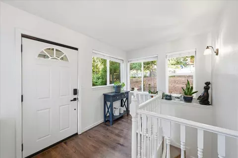 Entry Way - 261 Glenbrook Dr, Grass Valley, CA 95945 photo 2 of 4