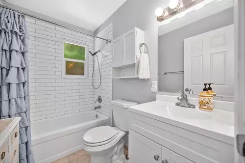 Bath - 549 Packard Dr, Grass Valley, CA 95945 photo 1 of 2