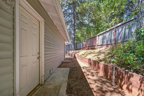 Exterior - 549 Packard Dr, Grass Valley, CA 95945 photo 12 of 14