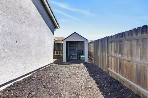 Exterior - 848 Stage Stop Loop, Rocklin, CA 95765 photo 9 of 13