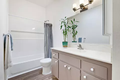 Bath - 618 Isla Pl, Davis, CA 95616 photo 1 of 1