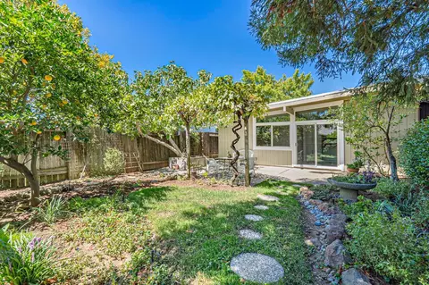 Exterior - 618 Isla Pl, Davis, CA 95616 photo 4 of 5