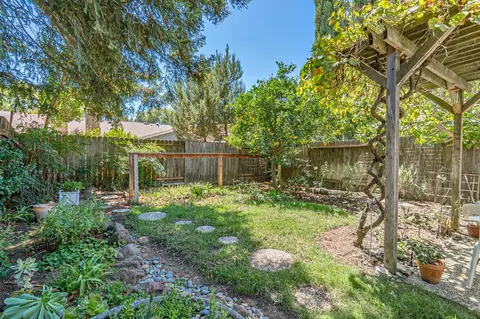 Exterior - 618 Isla Pl, Davis, CA 95616 photo 5 of 5