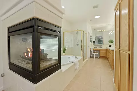 Bath - 1540 Whispering Wind Dr, Tracy, CA 95377 photo 5 of 8
