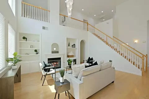 Living - 1540 Whispering Wind Dr, Tracy, CA 95377 photo 4 of 5