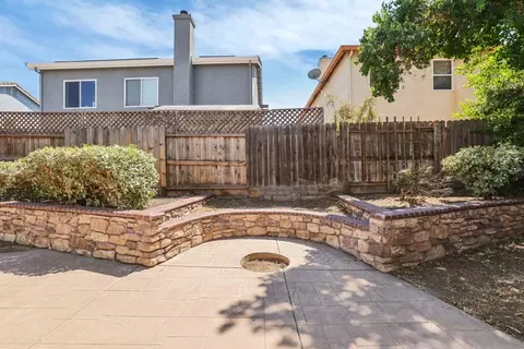 Exterior - 1540 Whispering Wind Dr, Tracy, CA 95377 photo 5 of 7