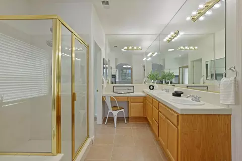 Bath - 1540 Whispering Wind Dr, Tracy, CA 95377 photo 2 of 8