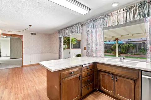 Kitchen - 4631 Oakbough Way, Carmichael, CA 95608 photo 4 of 4