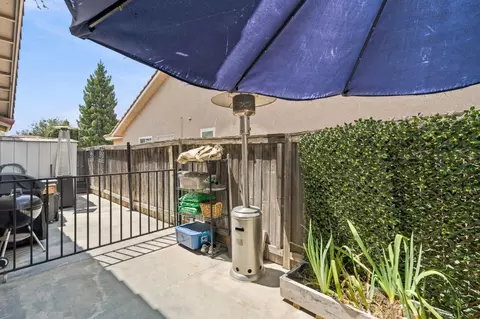 Exterior - 3363 Cambria Ave, Madera, CA 93637 photo 7 of 11