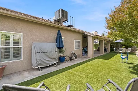 Exterior - 3363 Cambria Ave, Madera, CA 93637 photo 10 of 11