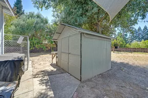2882 E Center St, Acampo, CA 95220 photo 32