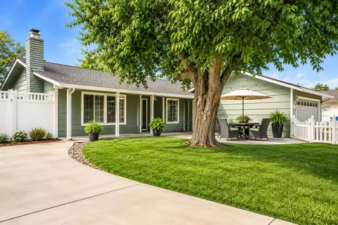 Exterior - 1109 Peek Ave, Modesto, CA 95358 photo 2 of 13