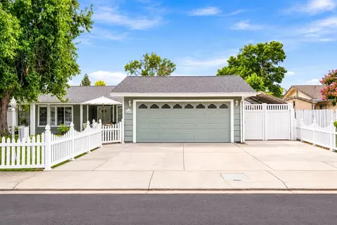 Exterior - 1109 Peek Ave, Modesto, CA 95358 photo 6 of 13
