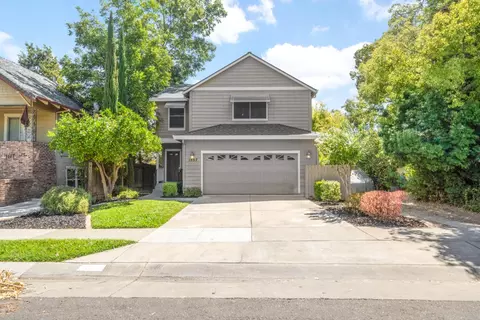 1557 48th St, Sacramento, CA 95819