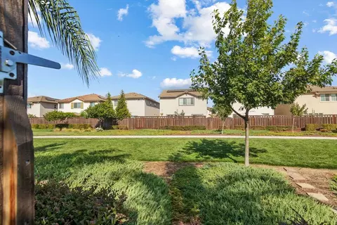Exterior - 3620 Landmark Cir, Modesto, CA 95356 photo 8 of 10