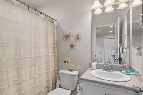 Bath - 3620 Landmark Cir, Modesto, CA 95356 photo 3 of 3