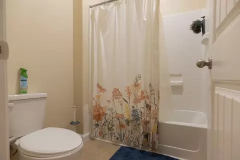 Bath - 4869 Langley Way, Merced, CA 95348 photo 5 of 5