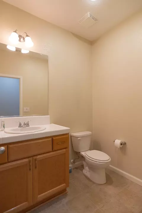 Bath - 4869 Langley Way, Merced, CA 95348 photo 1 of 5