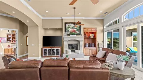 Living - 2491 Oak Creek Dr #14, Copperopolis, CA 95228 photo 3 of 6