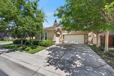 6227 Riverbank Cir, Stockton, CA 95219