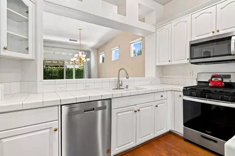 Kitchen - 1738 Matterhorn St, Manteca, CA 95337 photo 2 of 5