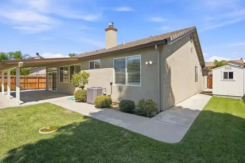 Exterior - 1738 Matterhorn St, Manteca, CA 95337 photo 4 of 6