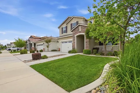 Exterior - 1652 Cady Ln, Ripon, CA 95366 photo 3 of 9