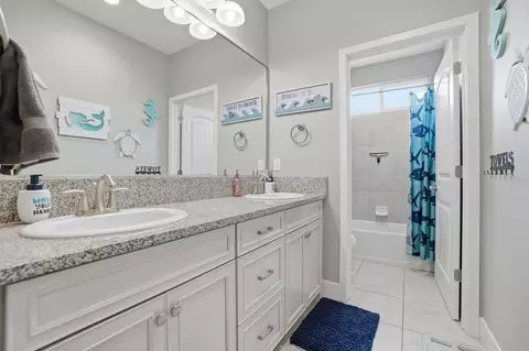 Bath - 1652 Cady Ln, Ripon, CA 95366 photo 2 of 6