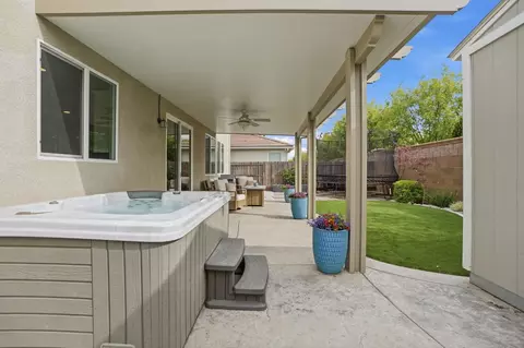 Exterior - 1652 Cady Ln, Ripon, CA 95366 photo 6 of 9
