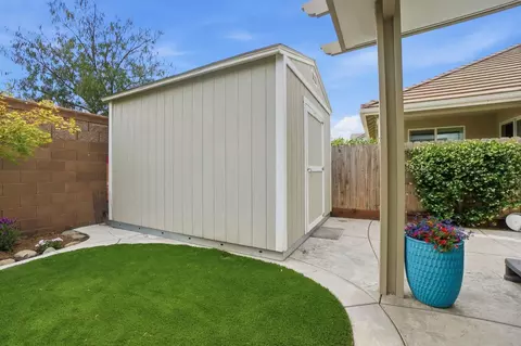 Exterior - 1652 Cady Ln, Ripon, CA 95366 photo 5 of 9
