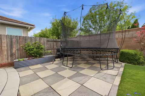 Exterior - 1652 Cady Ln, Ripon, CA 95366 photo 8 of 9