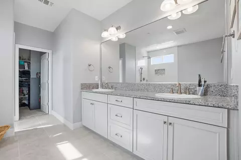 Bath - 1652 Cady Ln, Ripon, CA 95366 photo 6 of 6