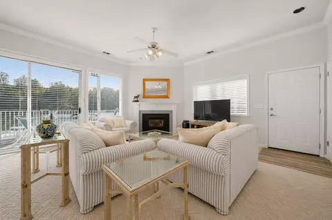 Living - 1031 Shoreline Dr #12, Copperopolis, CA 95228 photo 2 of 6