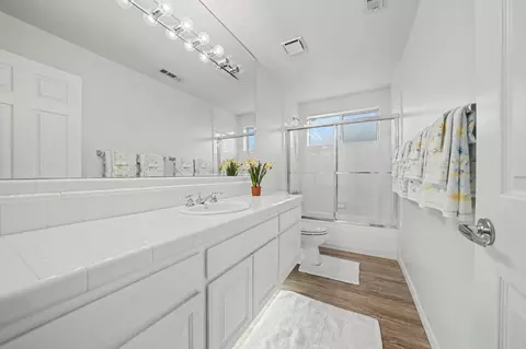 Bath - 1031 Shoreline Dr #12, Copperopolis, CA 95228 photo 1 of 4