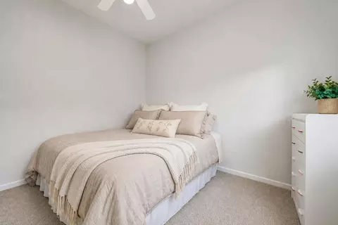 Bedroom - 1031 Shoreline Dr #12, Copperopolis, CA 95228 photo 4 of 6